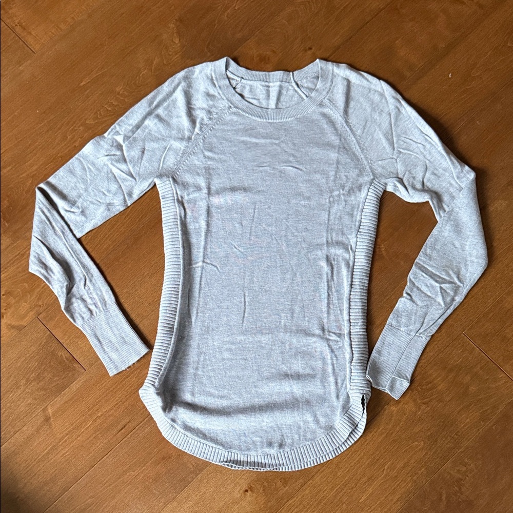 Lululemon Athletica Light Gray Long Sleeve Top